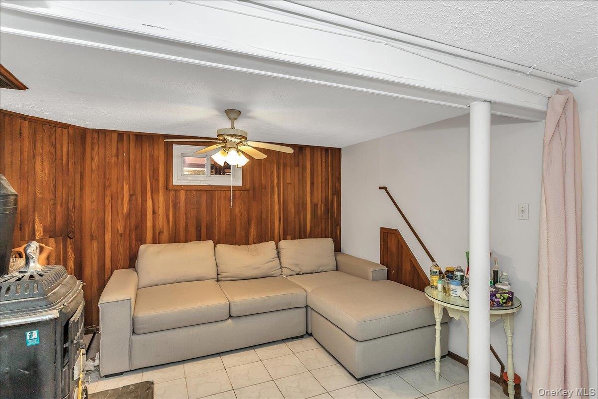 21 Hayden Avenue, Great Neck, NY 11024