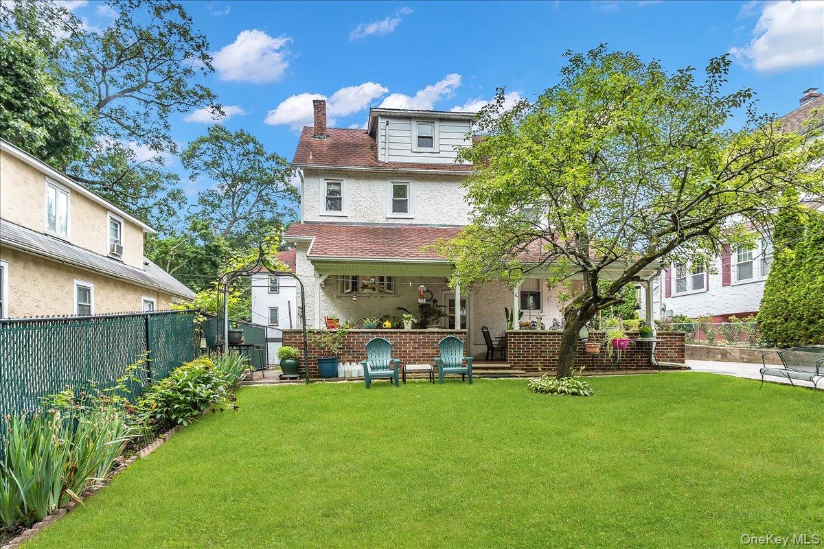 21 Hayden Avenue, Great Neck, NY 11024