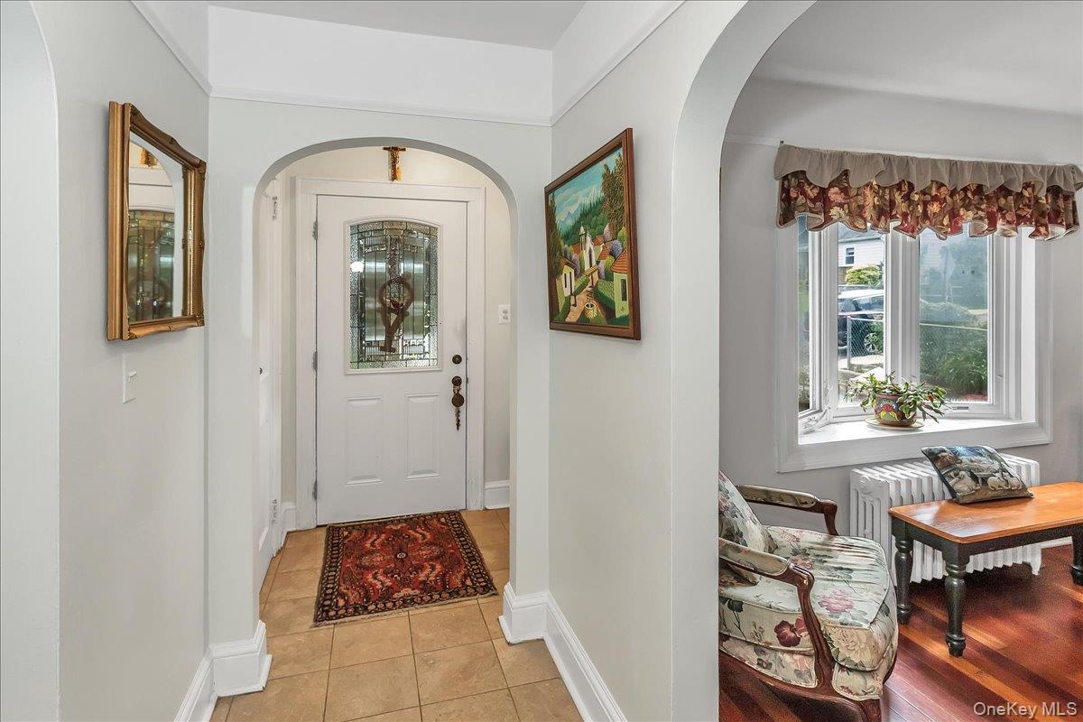 21 Hayden Avenue, Great Neck, NY 11024