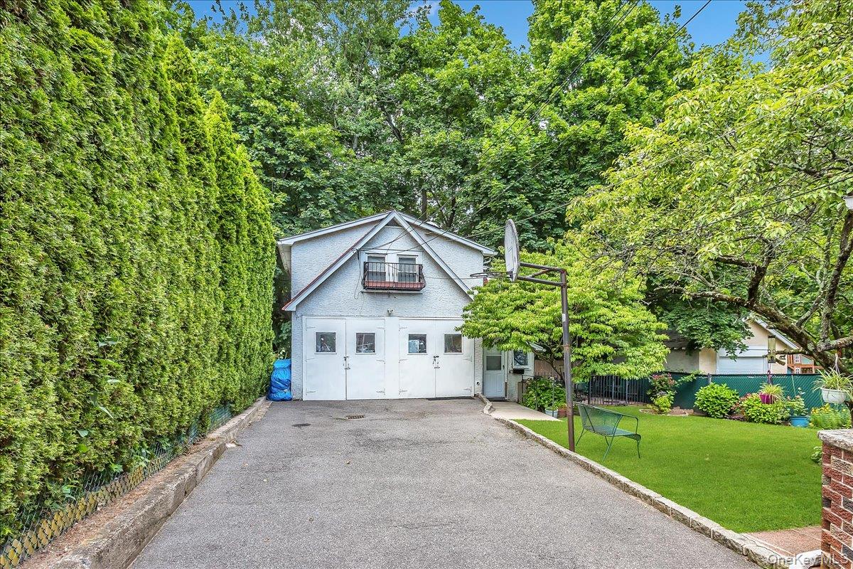 21 Hayden Avenue, Great Neck, NY 11024