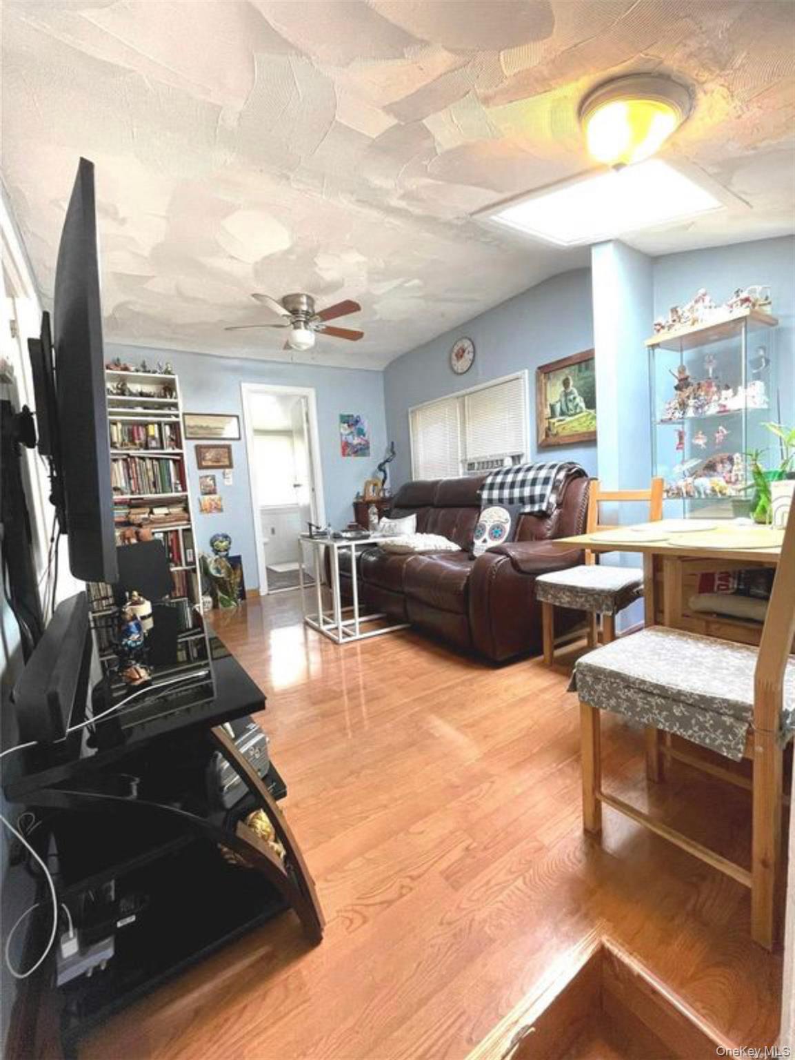 21 Hayden Avenue, Great Neck, NY 11024