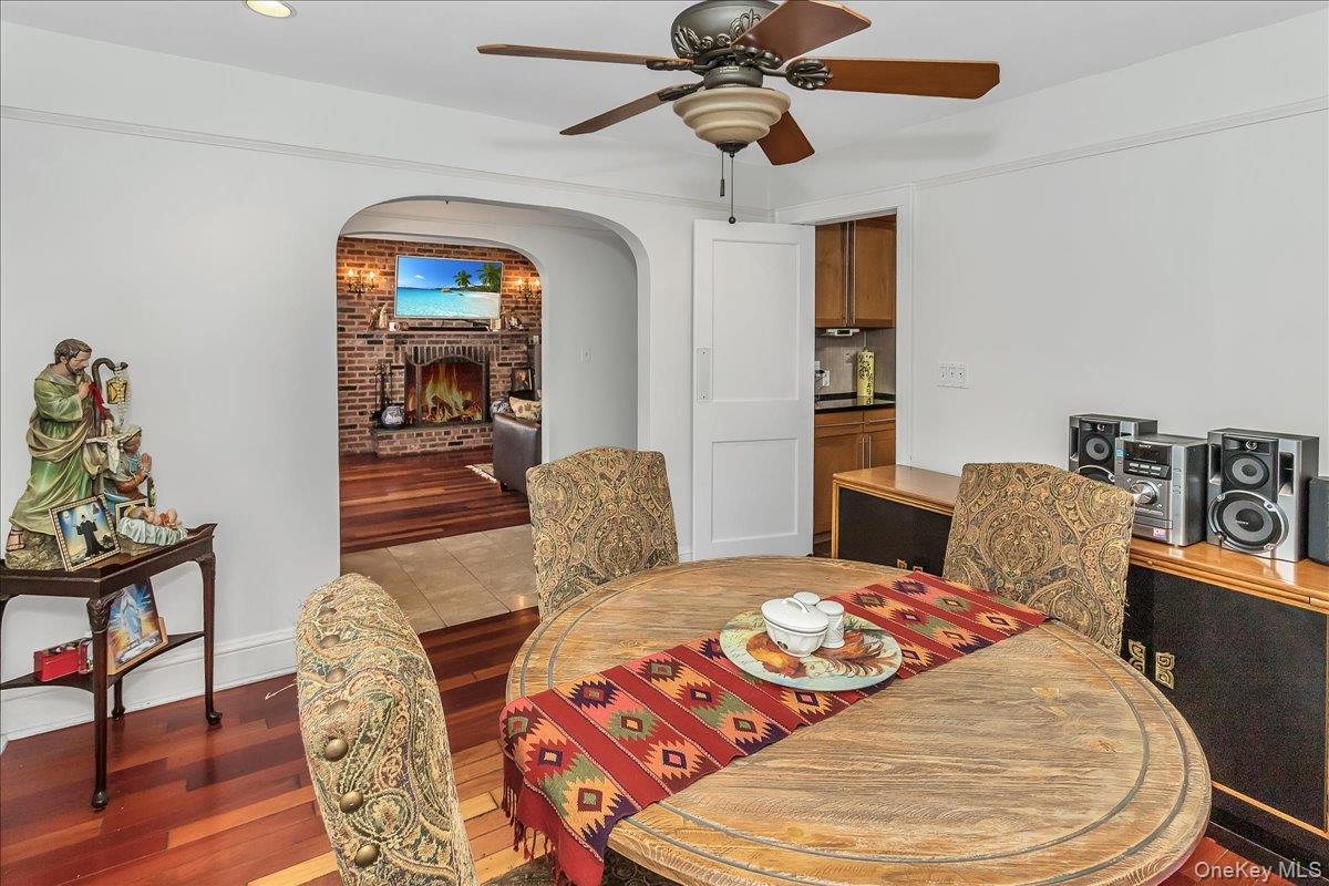 21 Hayden Avenue, Great Neck, NY 11024