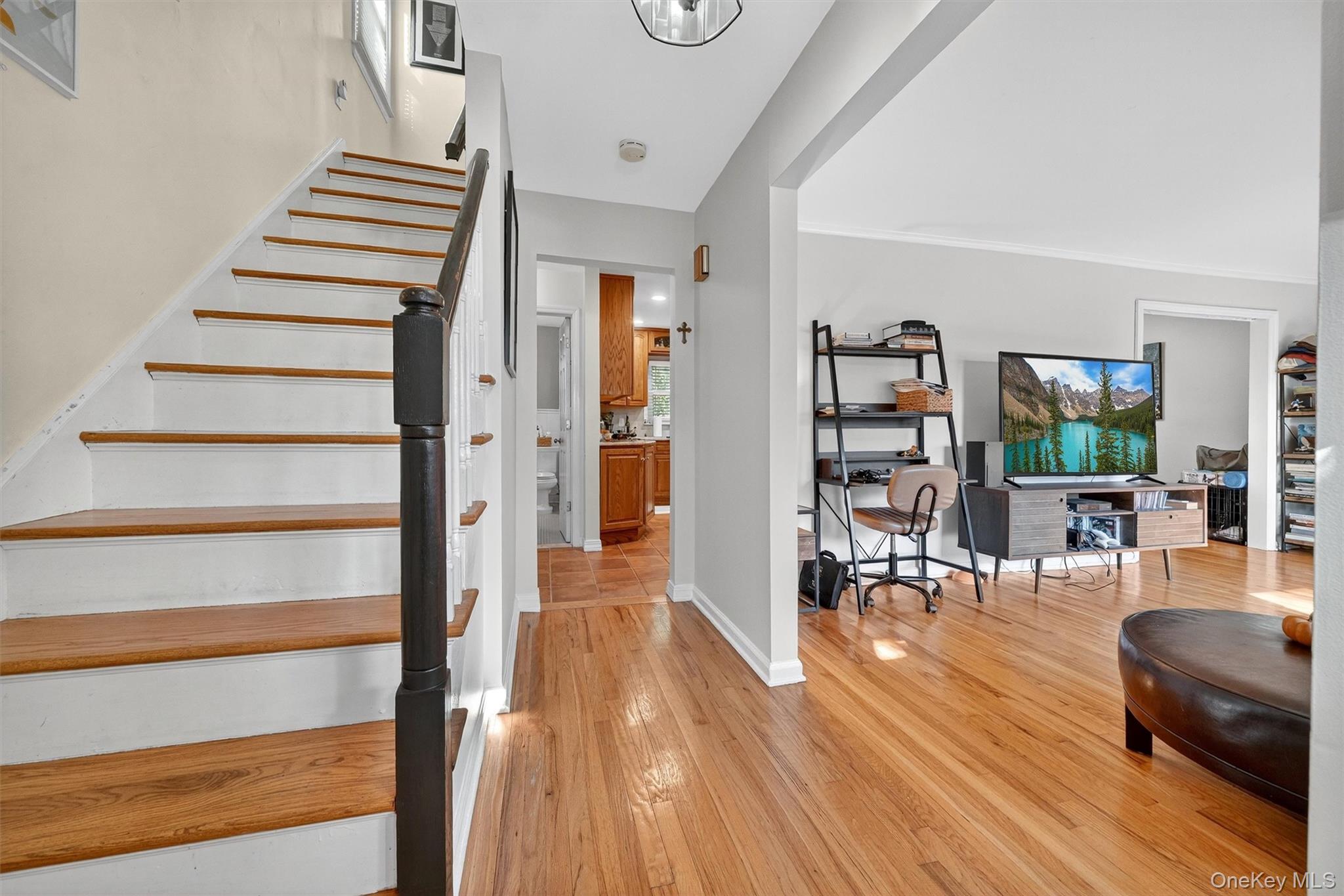 25 Avondale Road, Yonkers, NY 10710