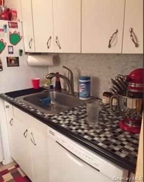 603 Towne House Village, Hauppauge, NY 11749