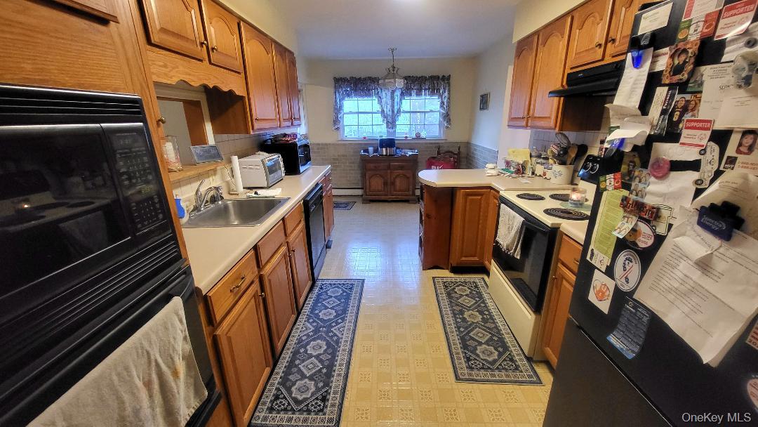 3 Manor Drive W, Poughkeepsie, NY 12603