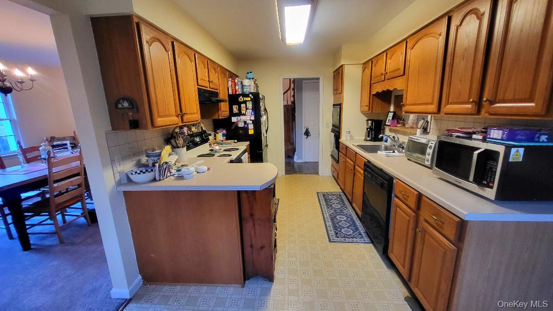 3 Manor Drive W, Poughkeepsie, NY 12603