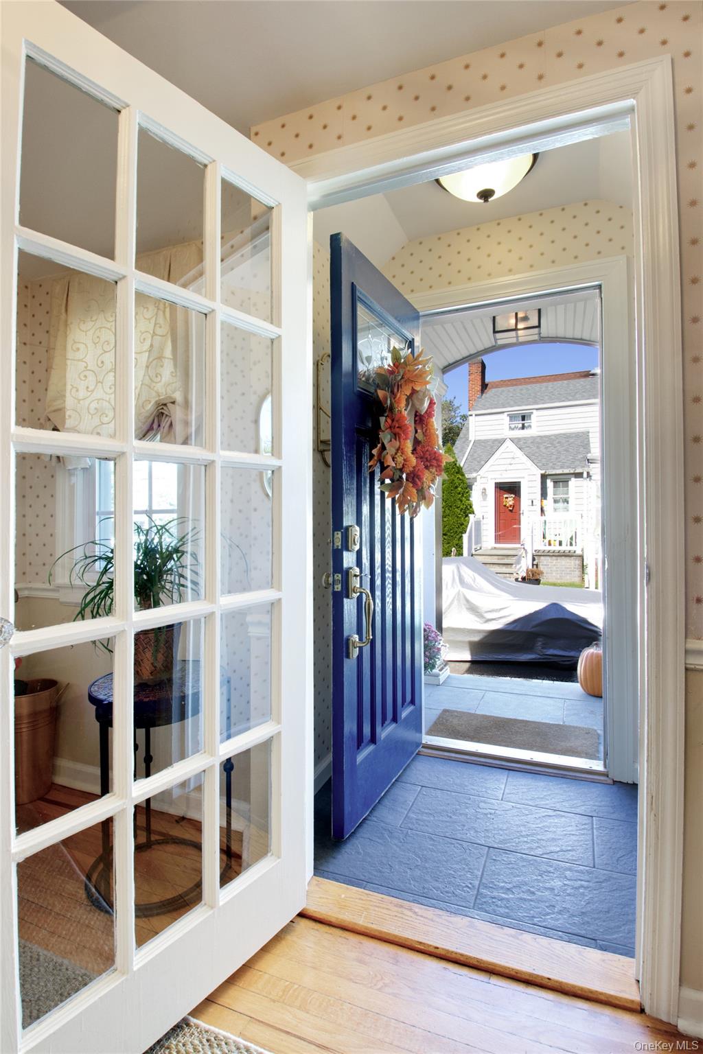 112 Bromleigh Road, Stewart Manor, NY 11530