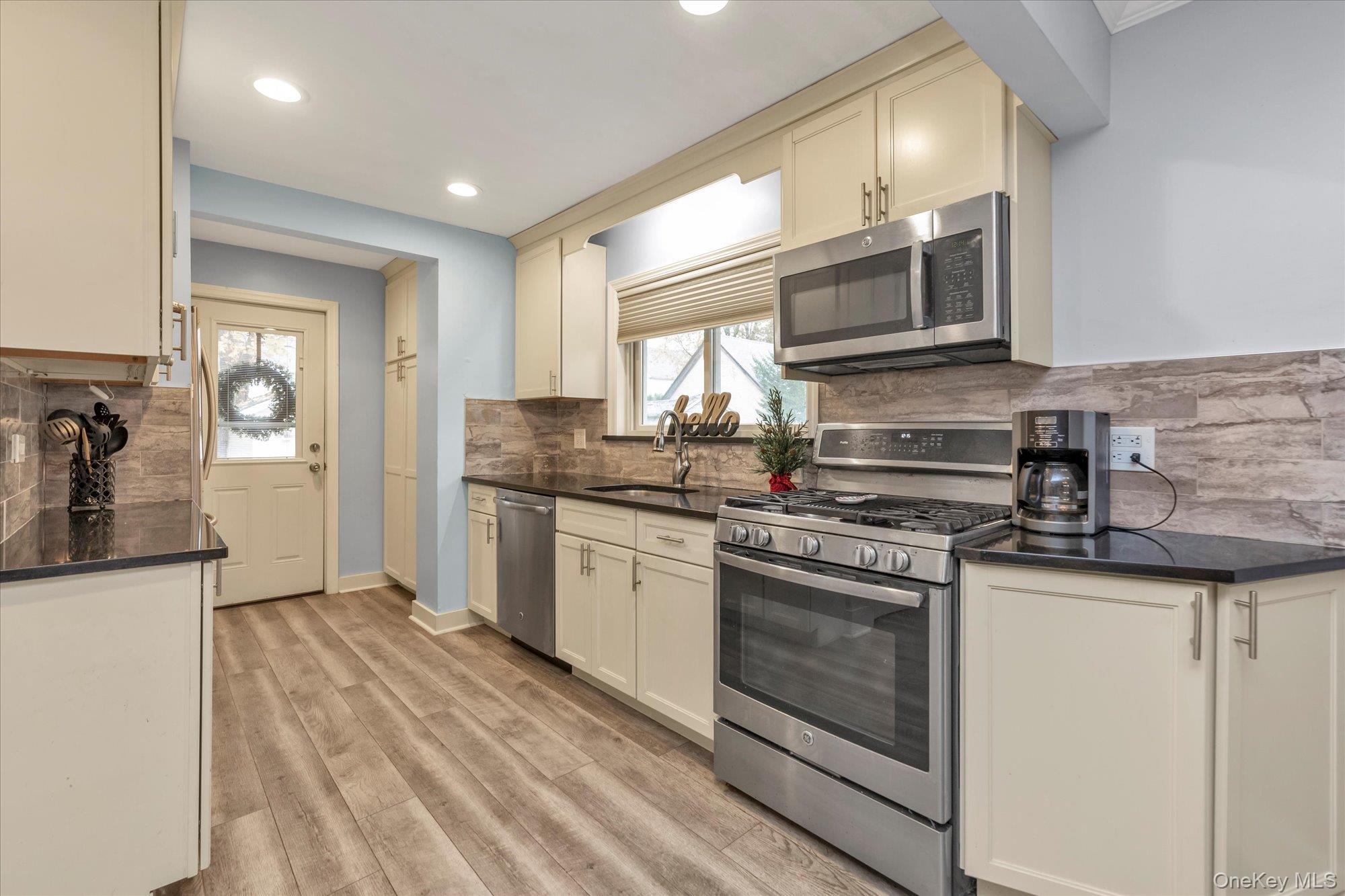 100 Nassau Avenue, Malverne, NY 11565