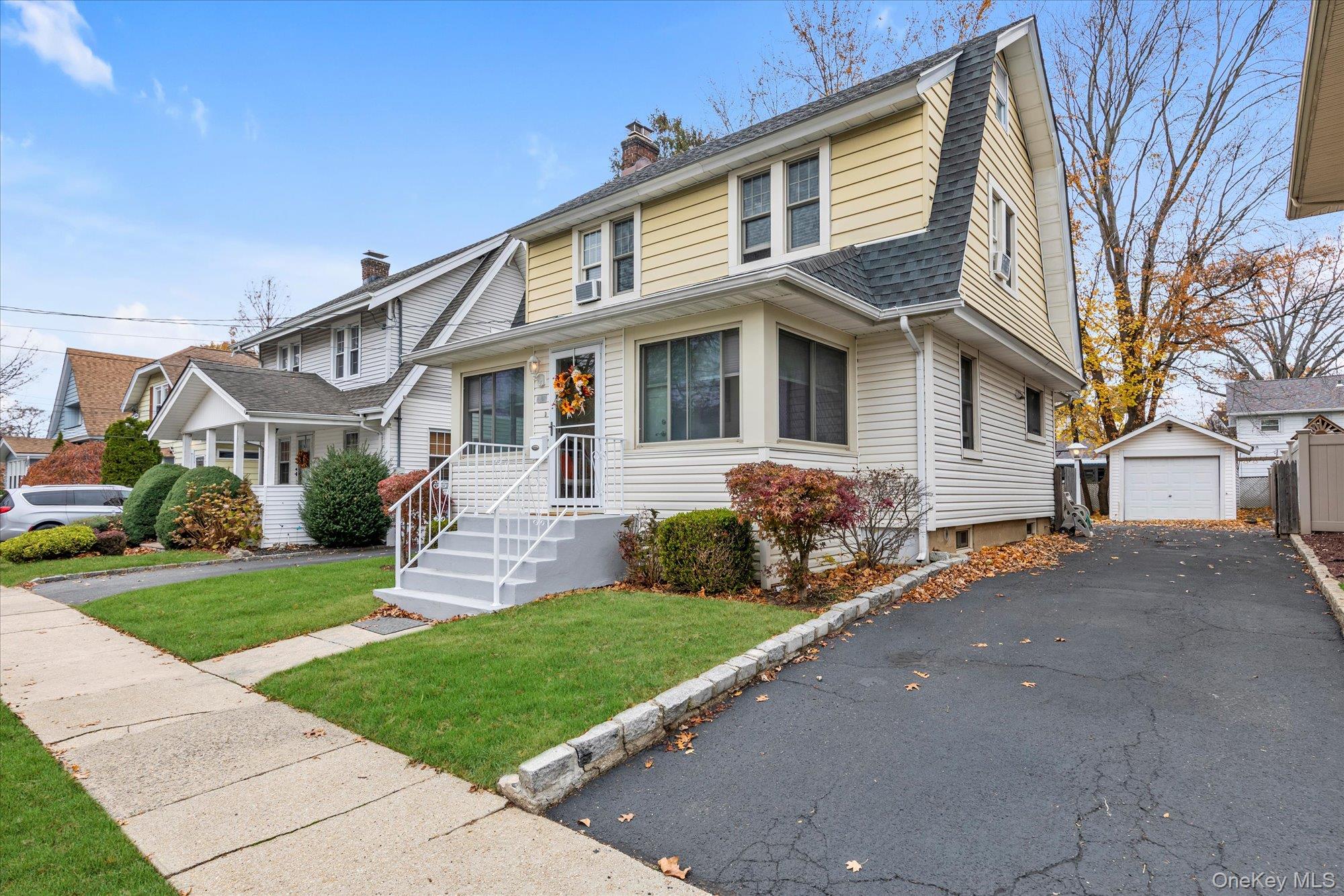 100 Nassau Avenue, Malverne, NY 11565