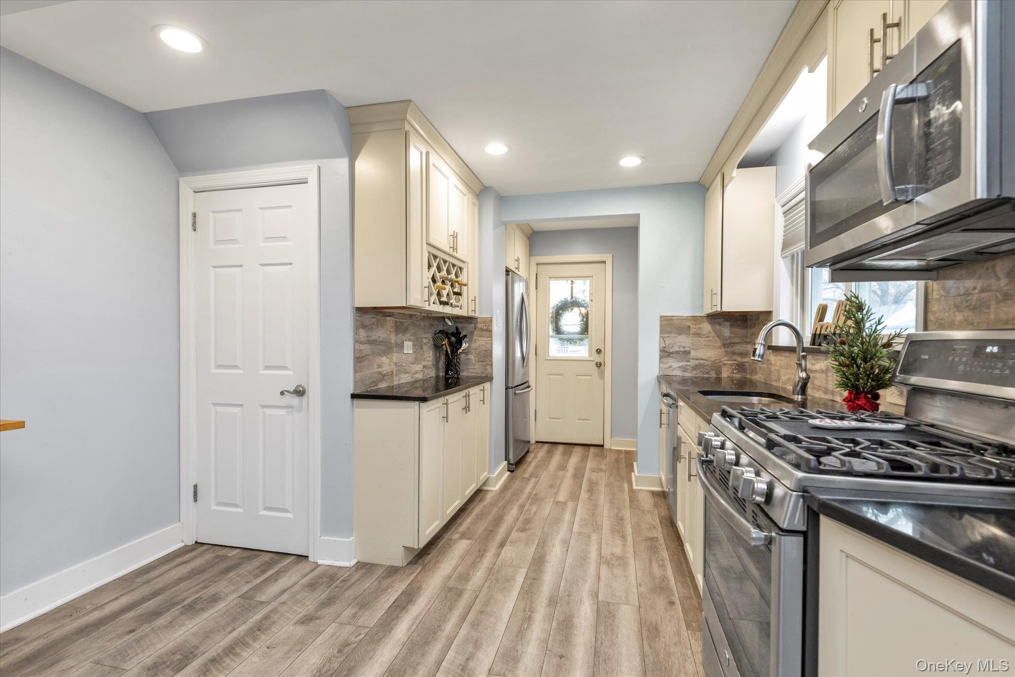 100 Nassau Avenue, Malverne, NY 11565