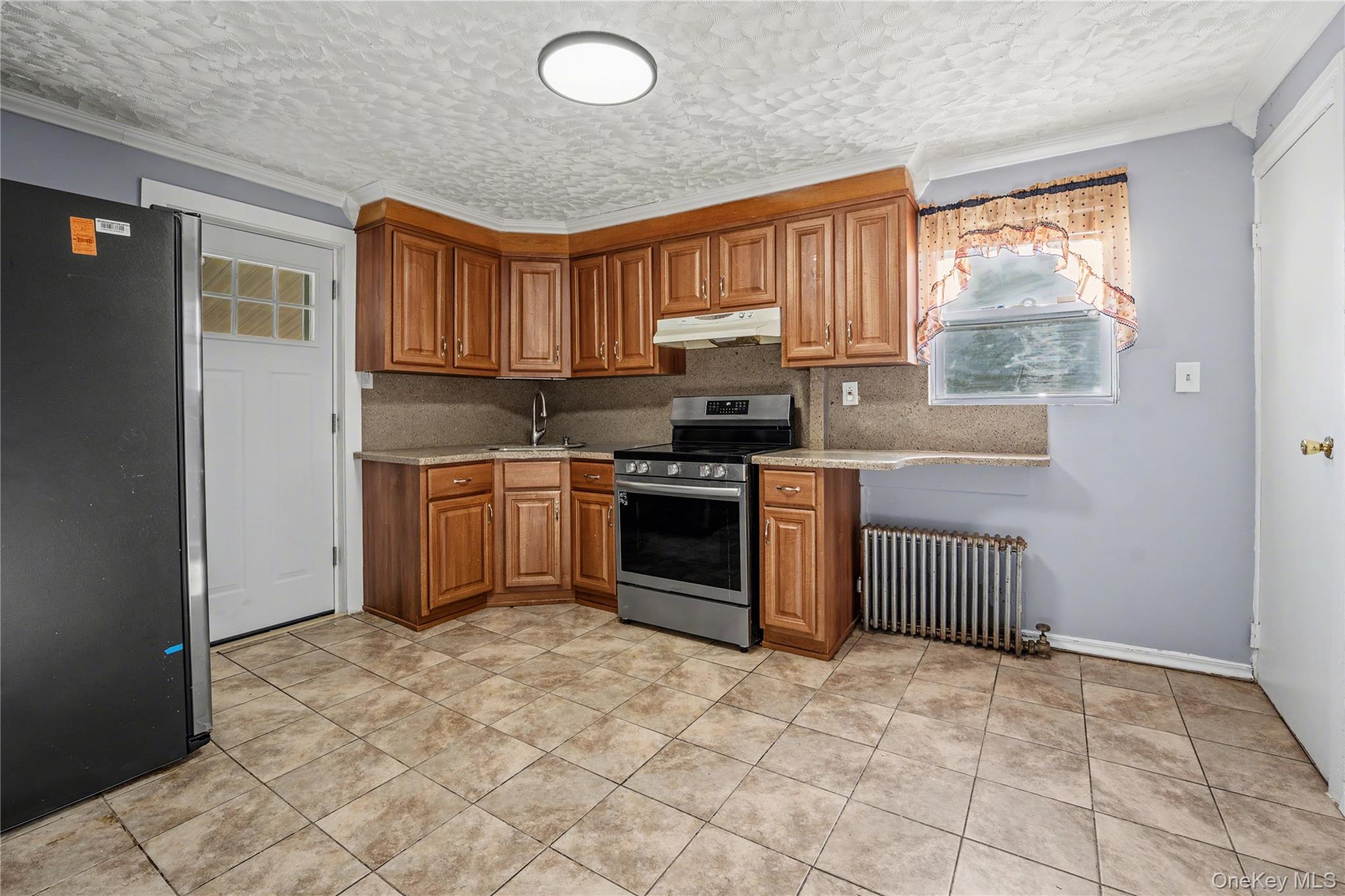 77 Duke Street, Deer Park, NY 11729