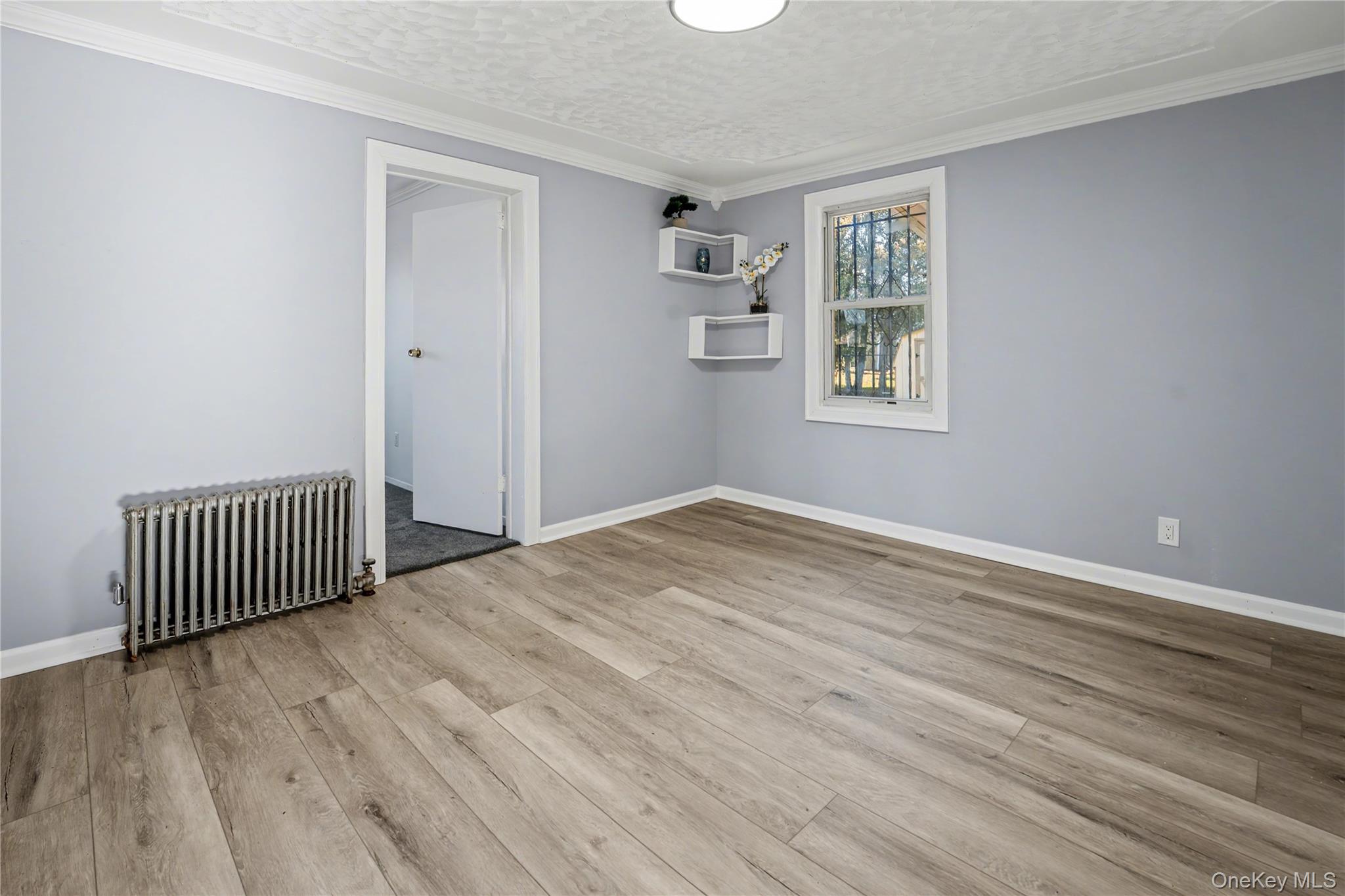 77 Duke Street, Deer Park, NY 11729