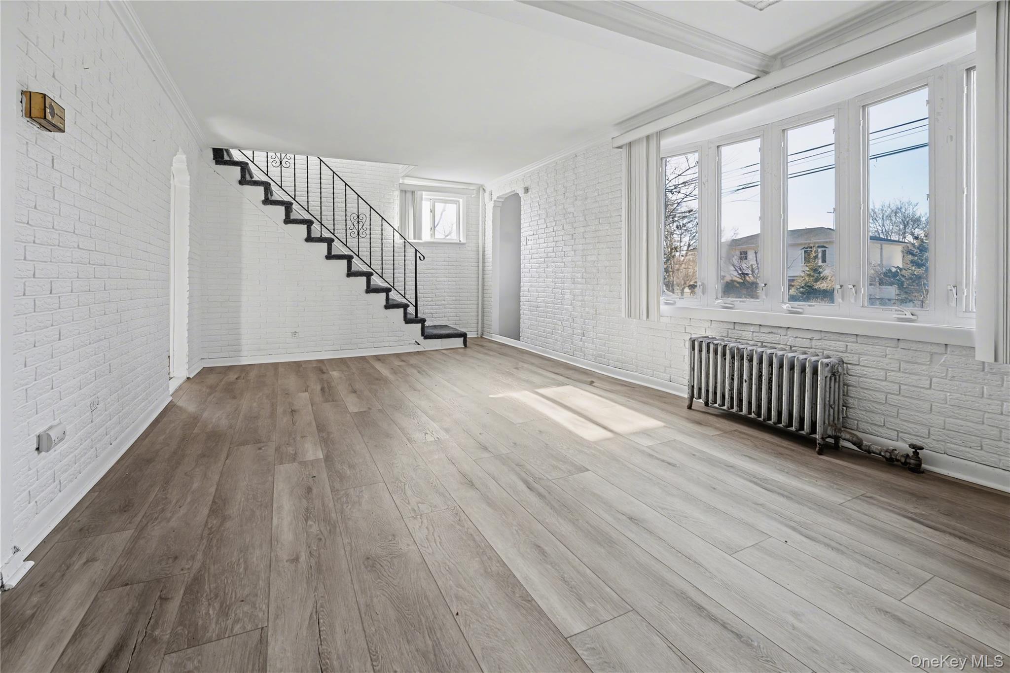 77 Duke Street, Deer Park, NY 11729