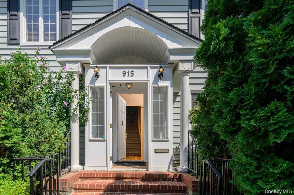 915 Palmer Road, Bronxville, NY 10708