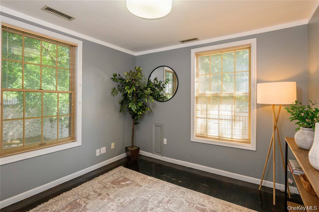 915 Palmer Road, Bronxville, NY 10708