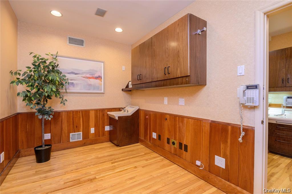 915 Palmer Road, Bronxville, NY 10708