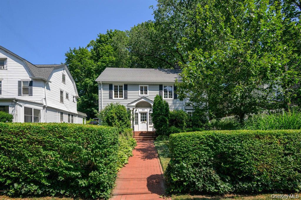 915 Palmer Road, Bronxville, NY 10708