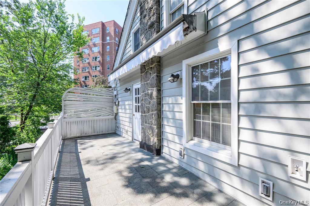 915 Palmer Road, Bronxville, NY 10708