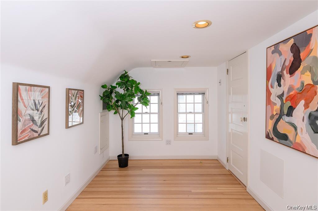 915 Palmer Road, Bronxville, NY 10708