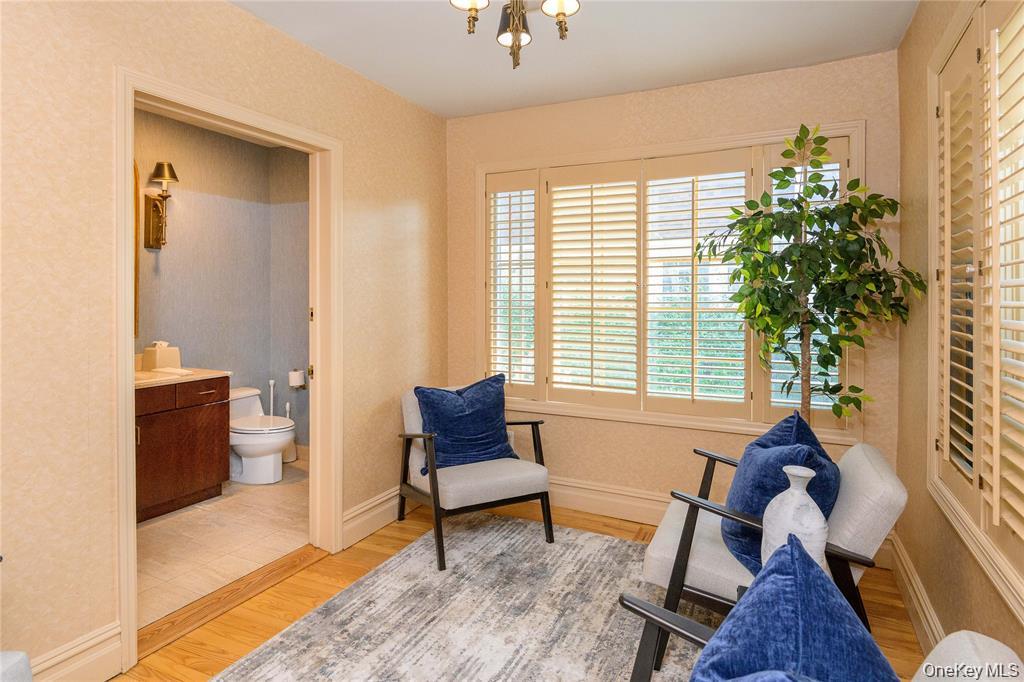 915 Palmer Road, Bronxville, NY 10708