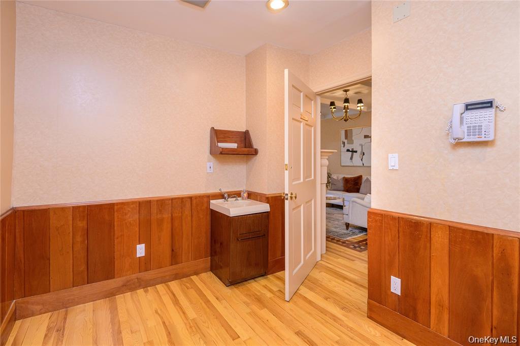 915 Palmer Road, Bronxville, NY 10708