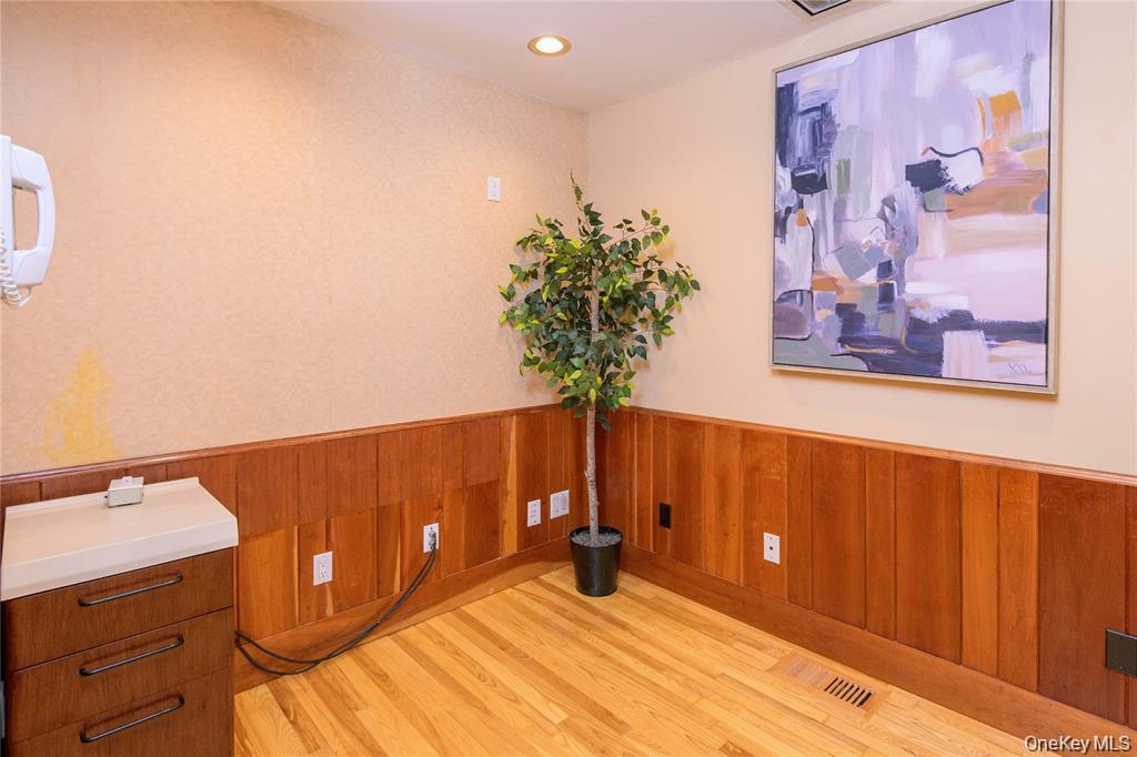 915 Palmer Road, Bronxville, NY 10708