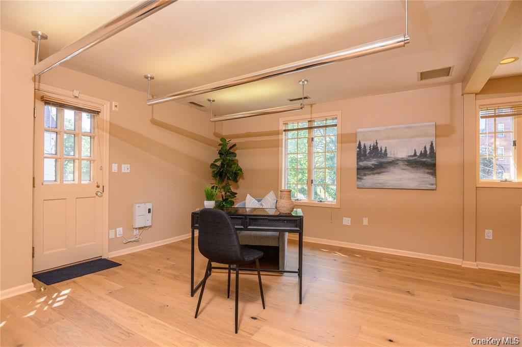 915 Palmer Road, Bronxville, NY 10708