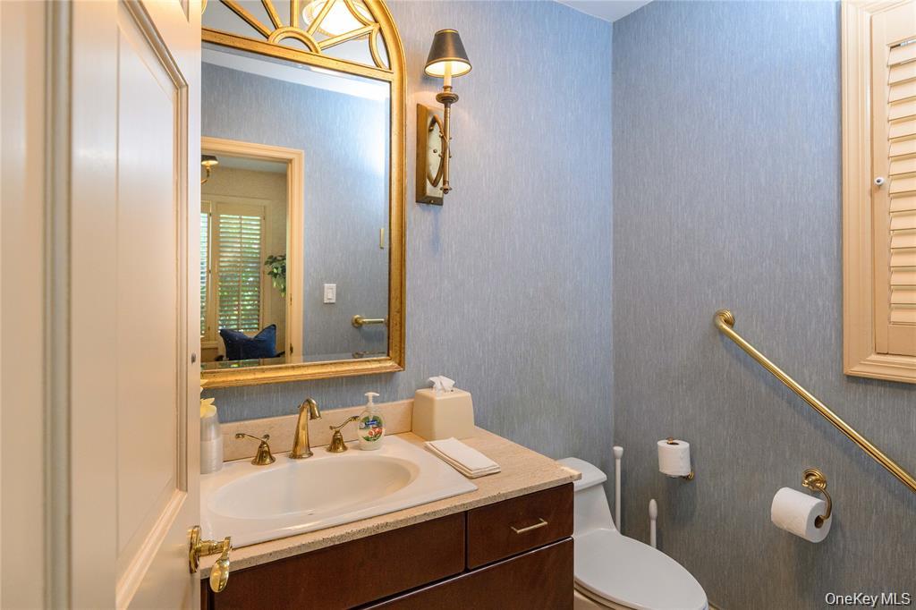 915 Palmer Road, Bronxville, NY 10708