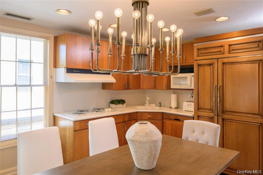 915 Palmer Road, Bronxville, NY 10708