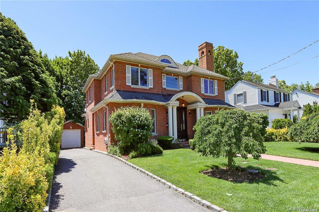 24 Steamboat Road, Great Neck, NY 11024