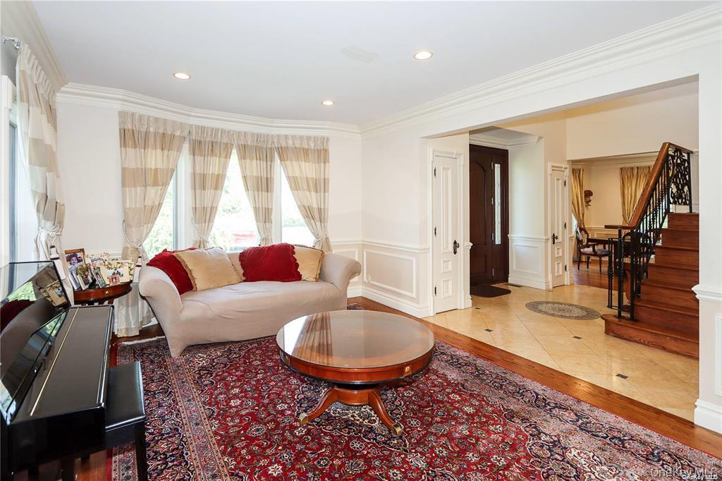 24 Steamboat Road, Great Neck, NY 11024