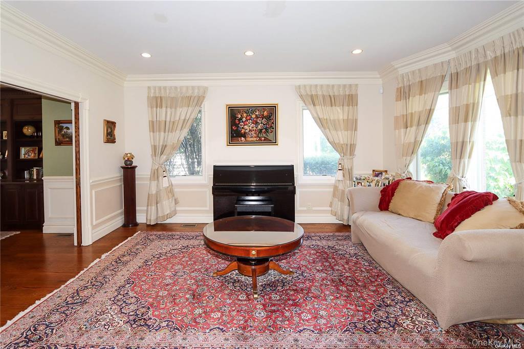 24 Steamboat Road, Great Neck, NY 11024