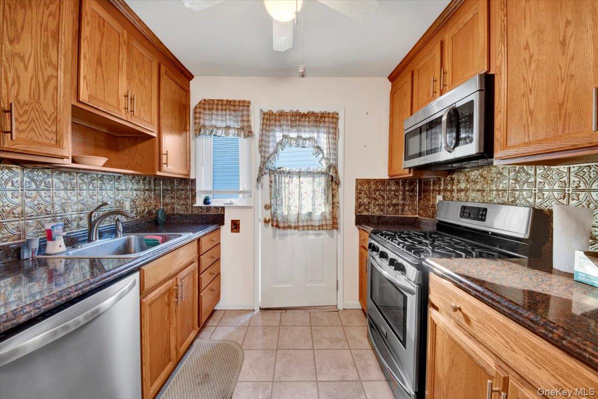 75 Capt Shankey Drive, Garnerville, NY 10923