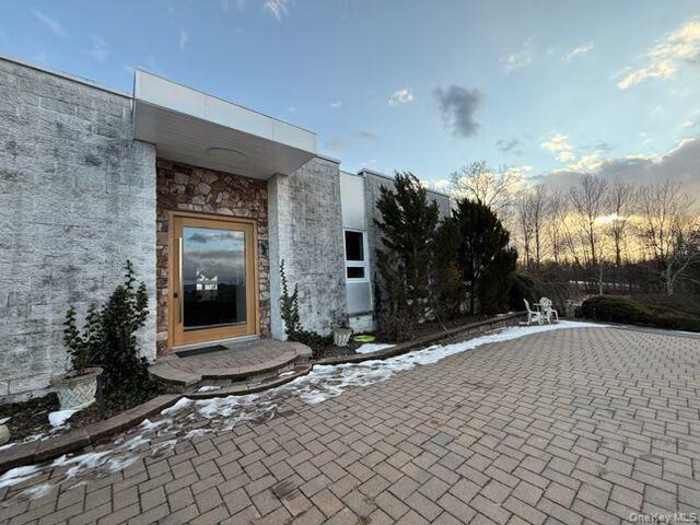 27 Westview Drive, Wallkill, NY 12589