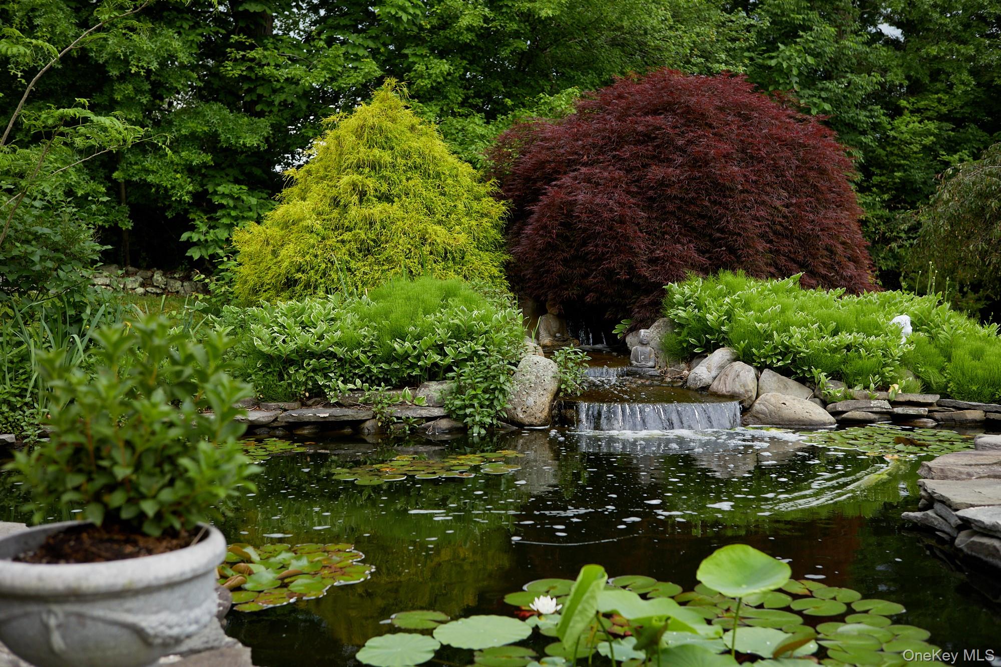 27 Westview Drive, Wallkill, NY 12589