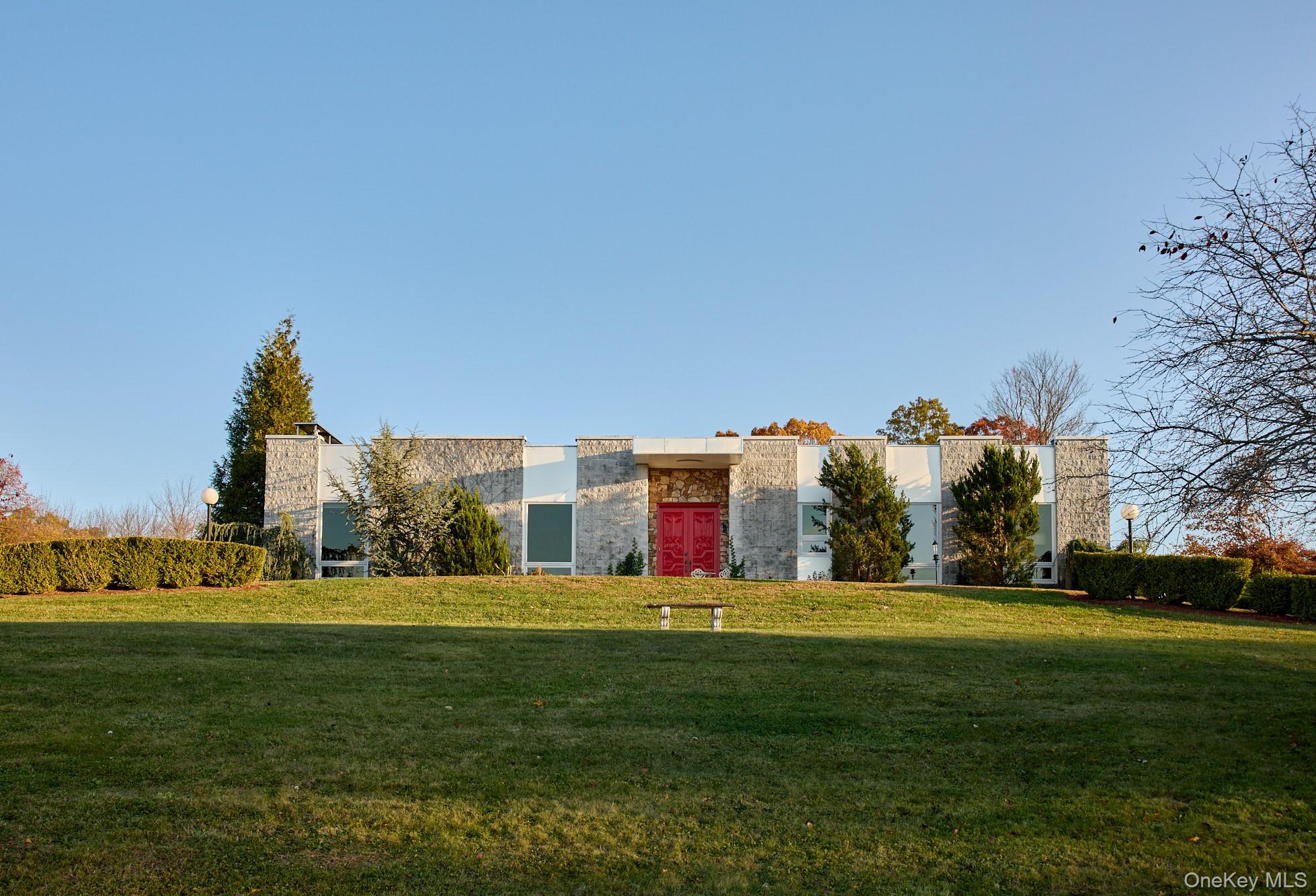 27 Westview Drive, Wallkill, NY 12589