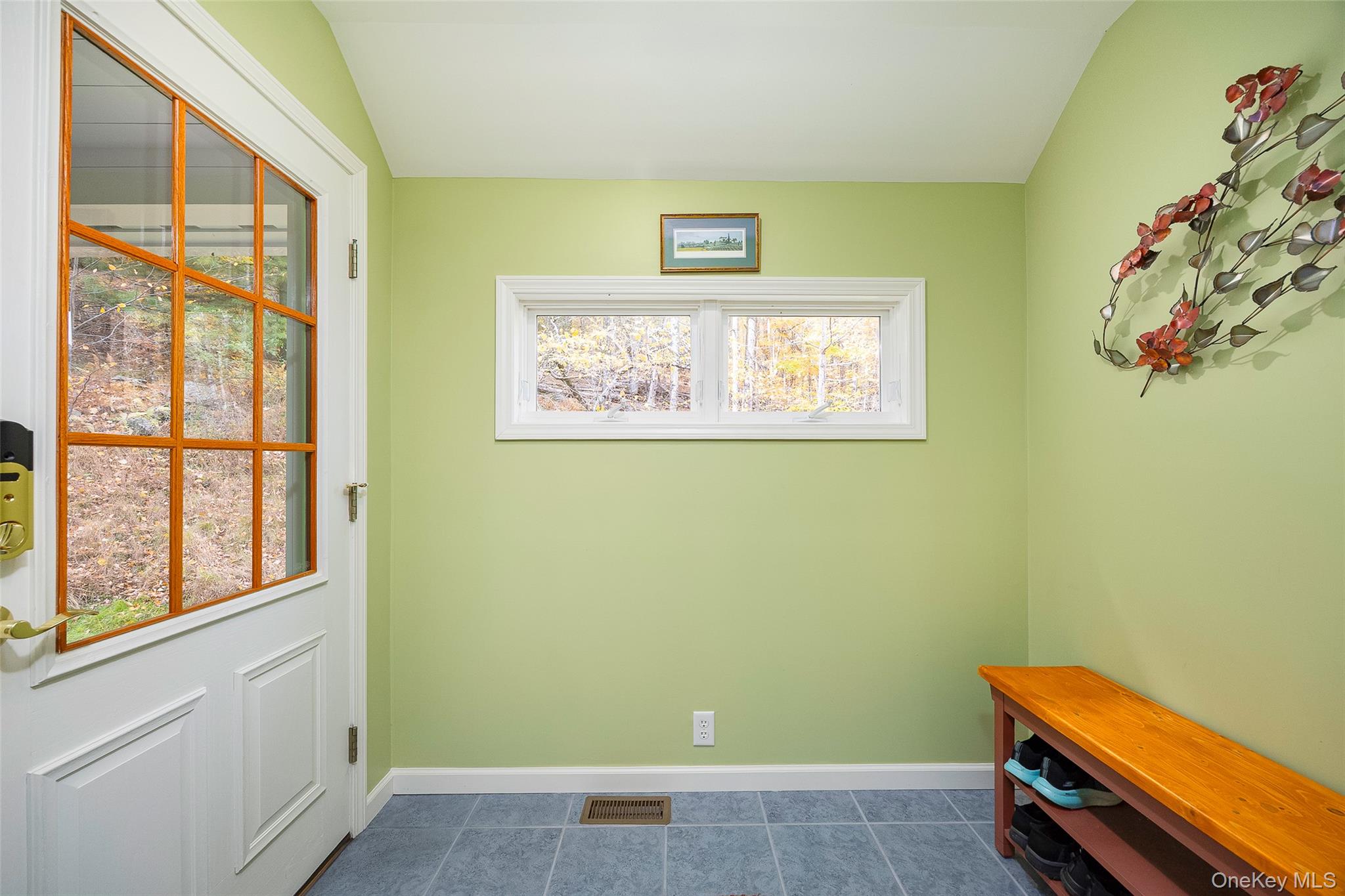 68 Cooper Hollow Road, Bearsville, NY 12409