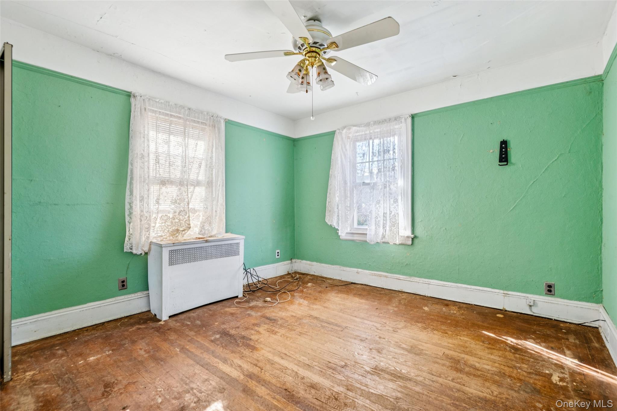 4607 Concord Avenue, Great Neck, NY 11020