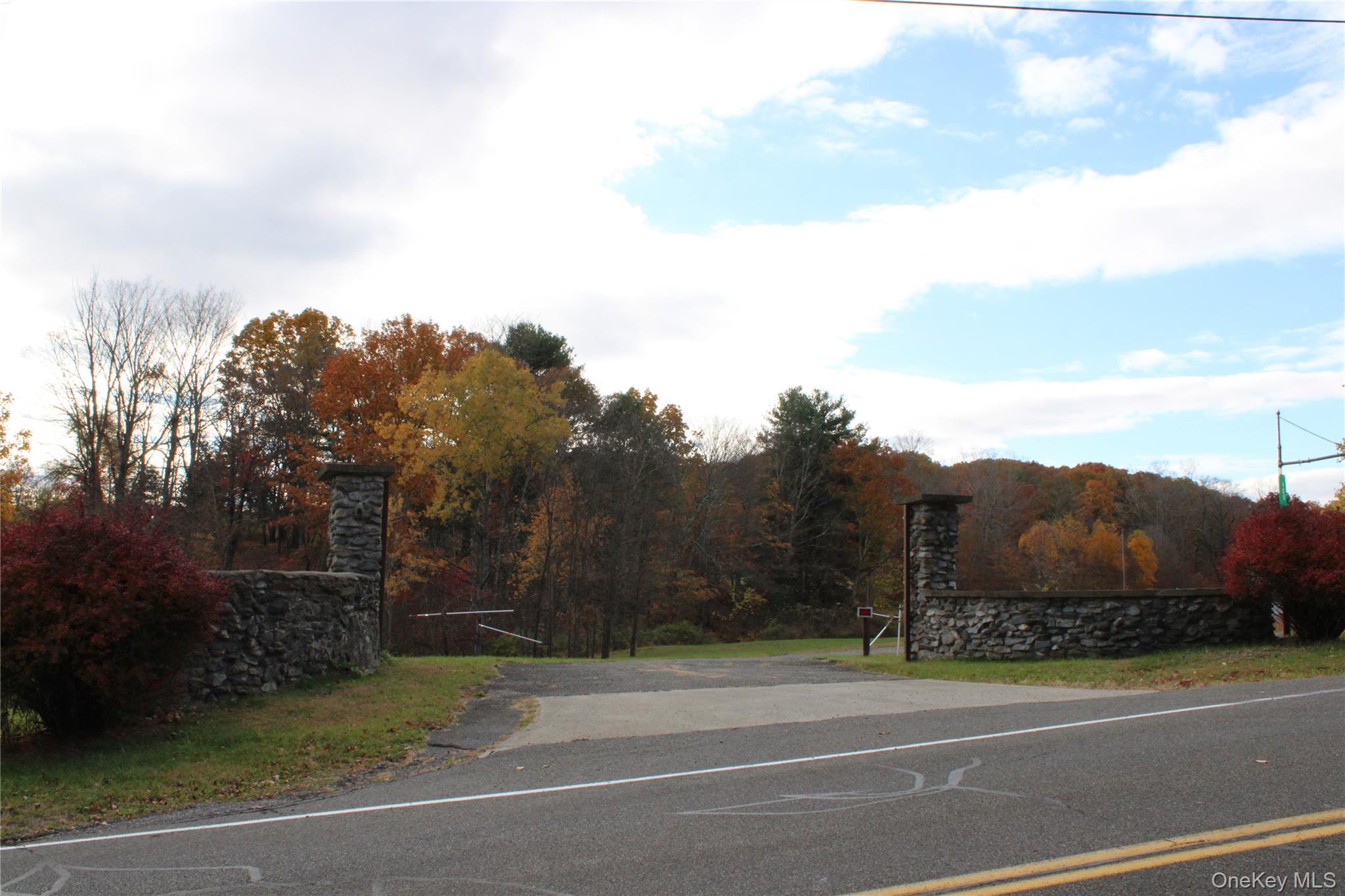 400 Round Lake Road, Rhinebeck, NY 12572