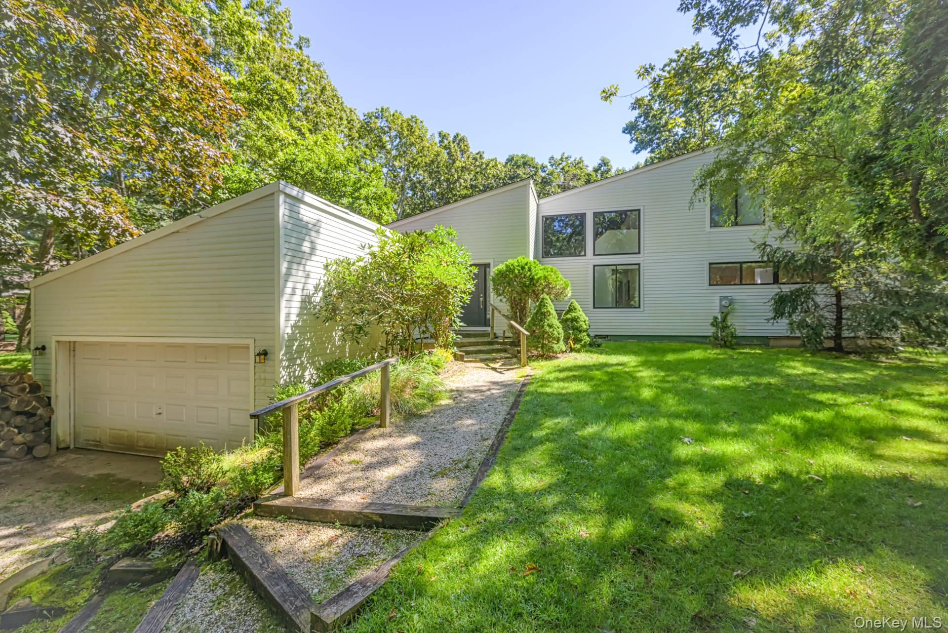 76 Peconic Hills Drive, Southampton, NY 11968