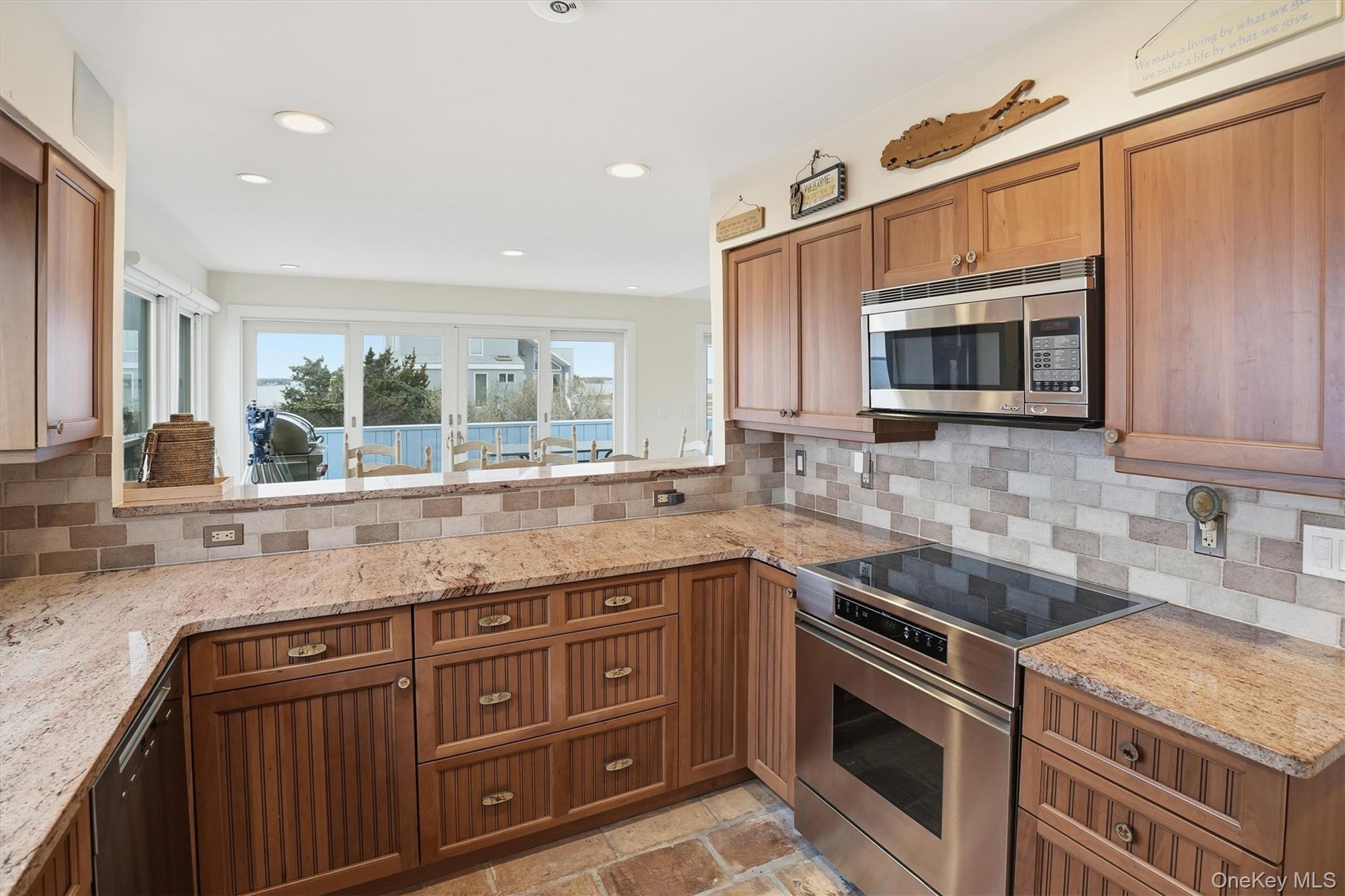 556 Dune Road, Westhampton, NY 11977