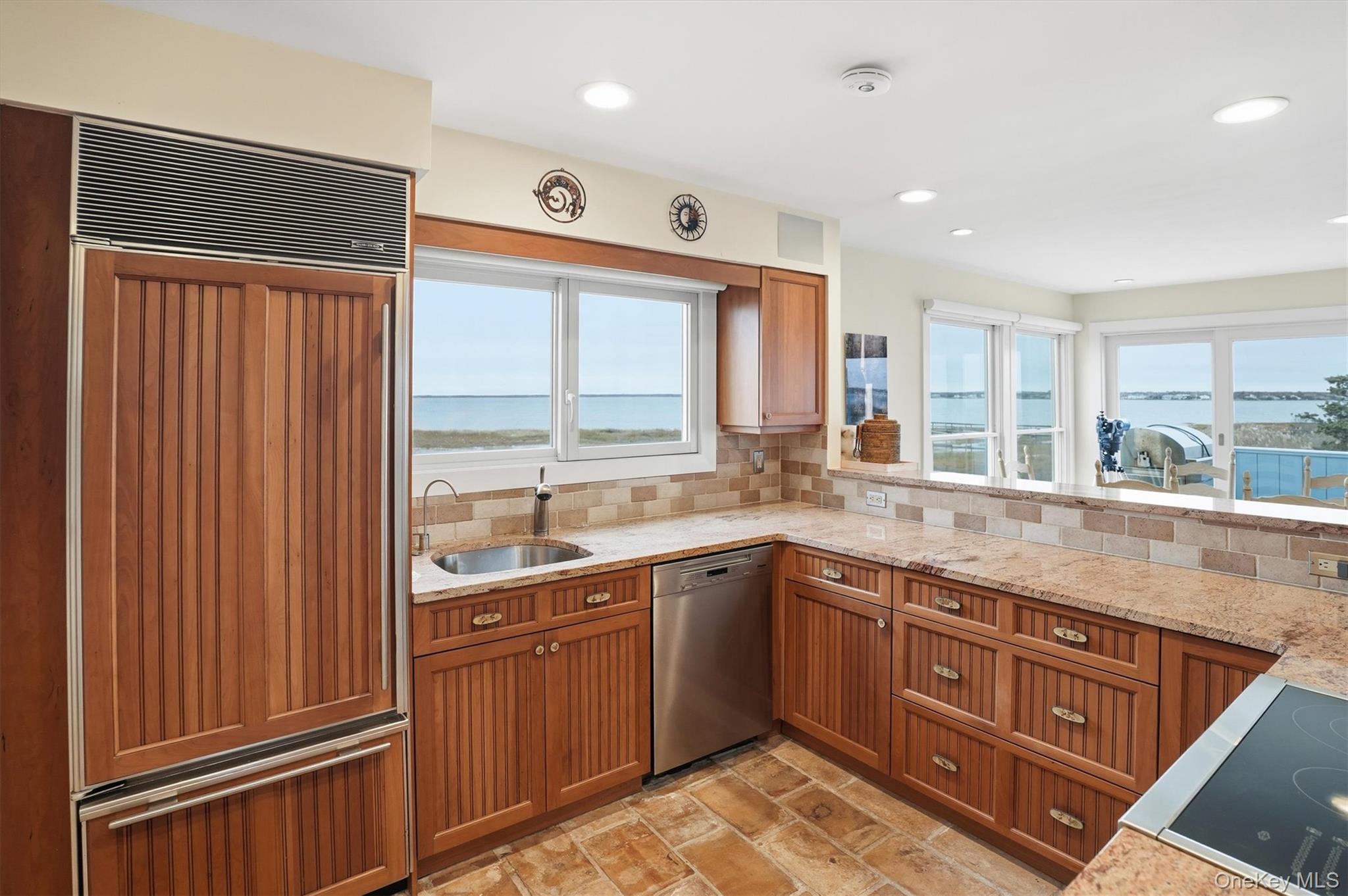 556 Dune Road, Westhampton, NY 11977