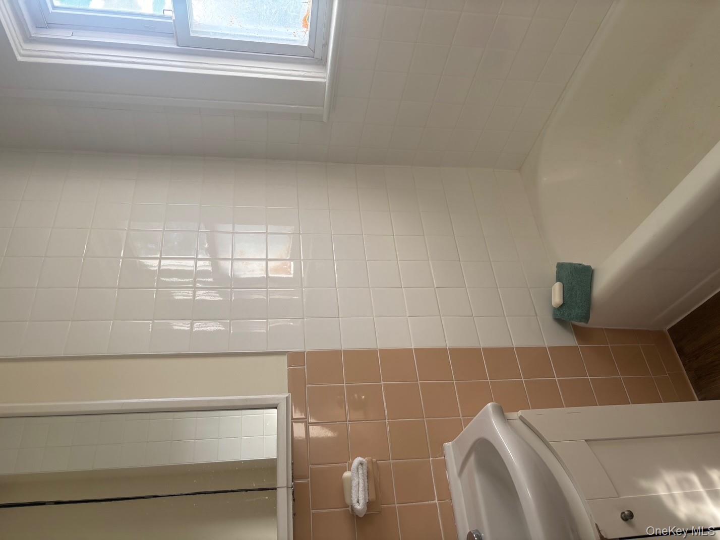 15 Miller Street # 15B Upper, Glen Cove, NY 11542