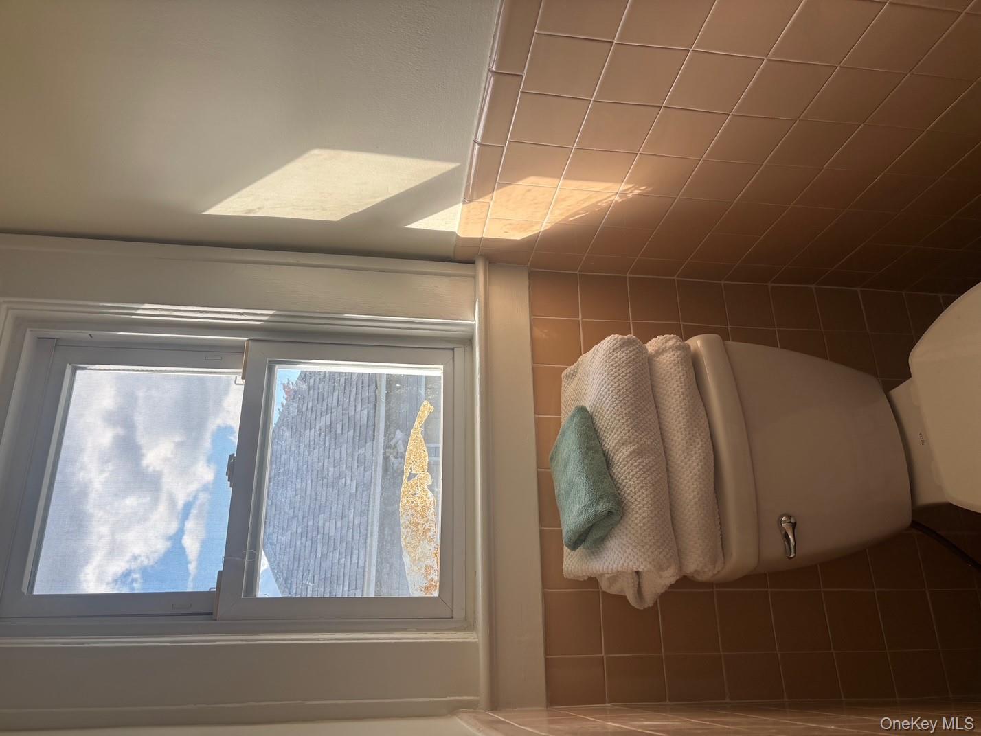 15 Miller Street # 15B Upper, Glen Cove, NY 11542