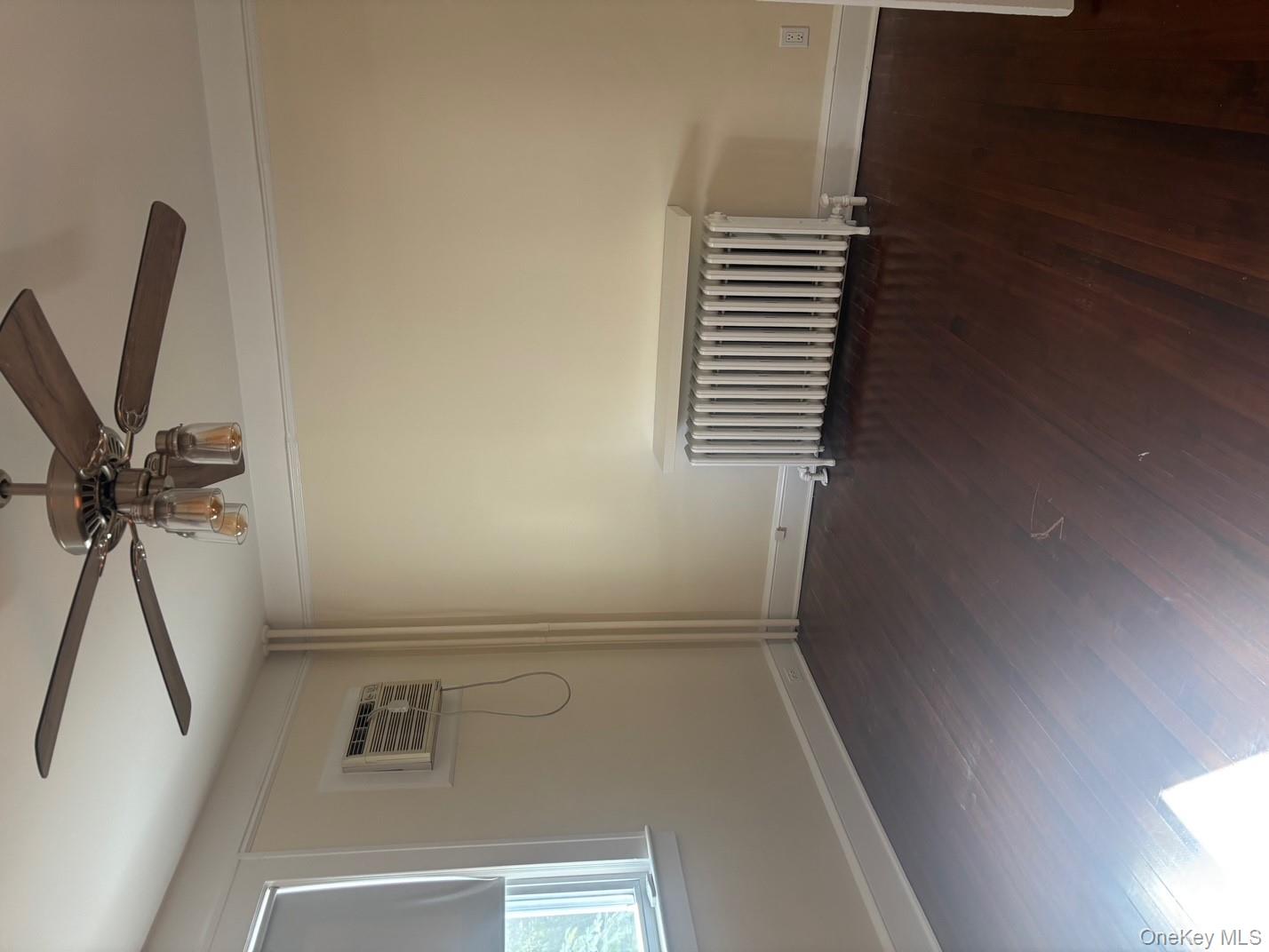 15 Miller Street # 15B Upper, Glen Cove, NY 11542