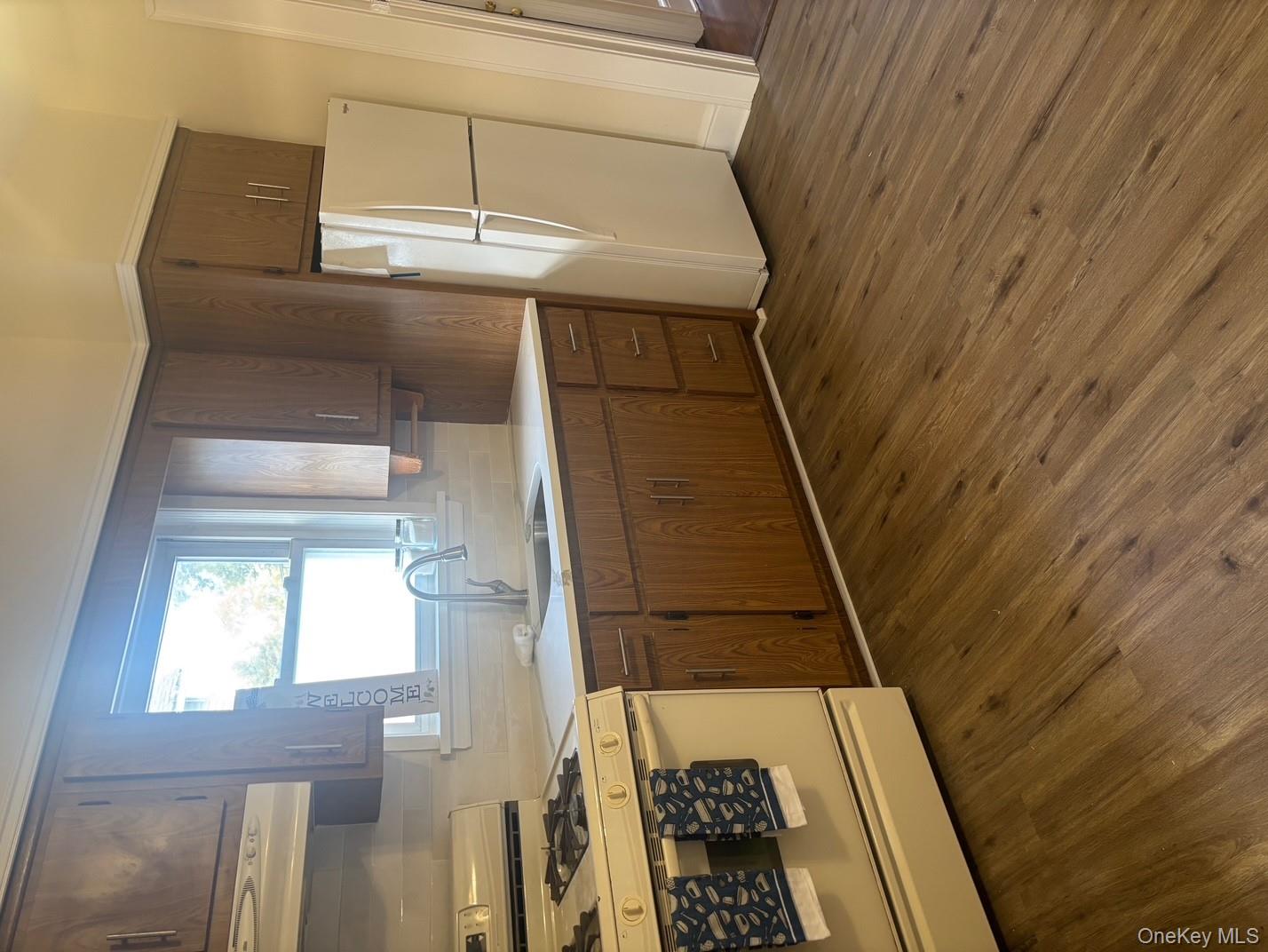 15 Miller Street # 15B Upper, Glen Cove, NY 11542