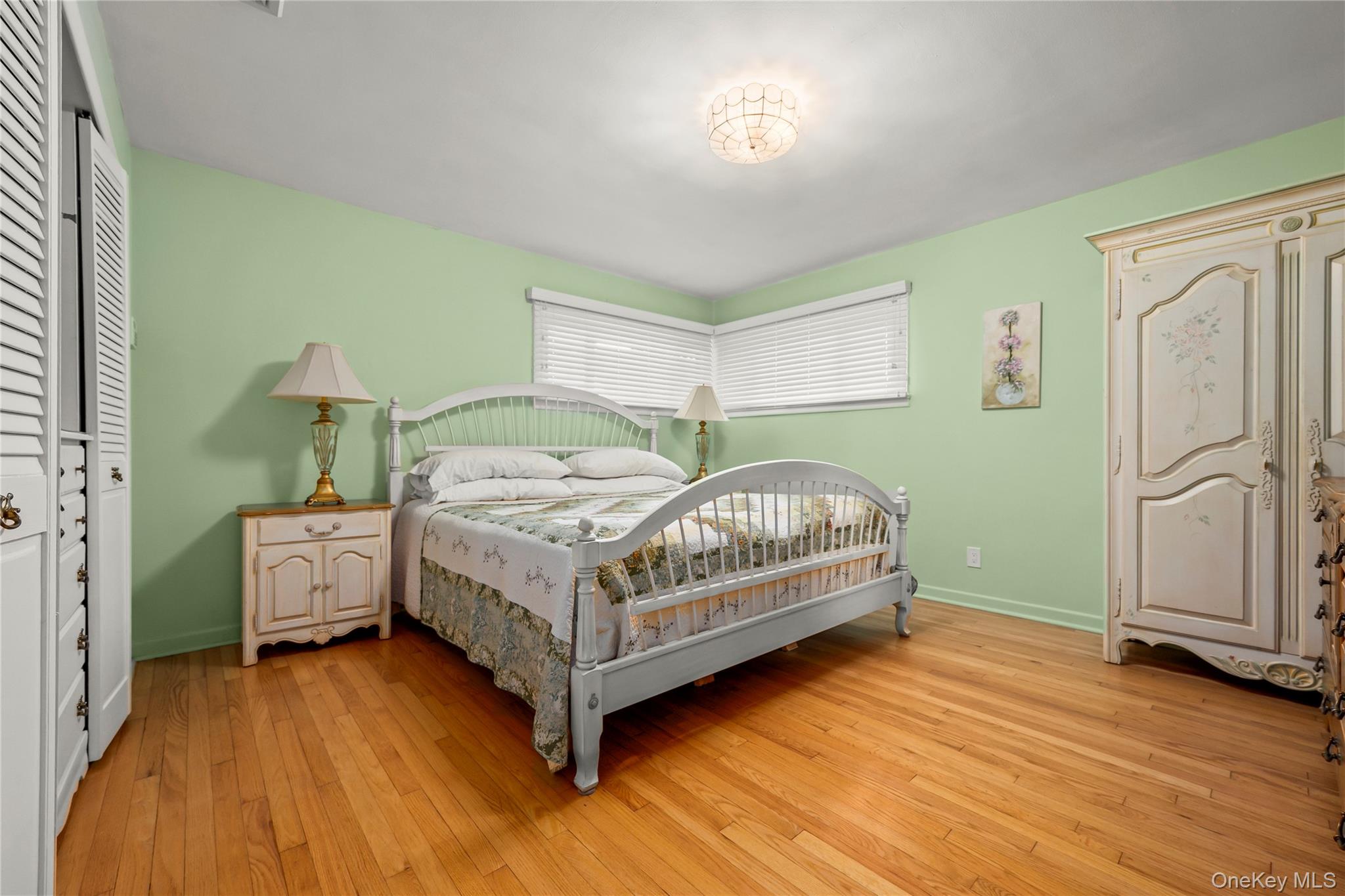 2860 Lenox Road, Oceanside, NY 11572