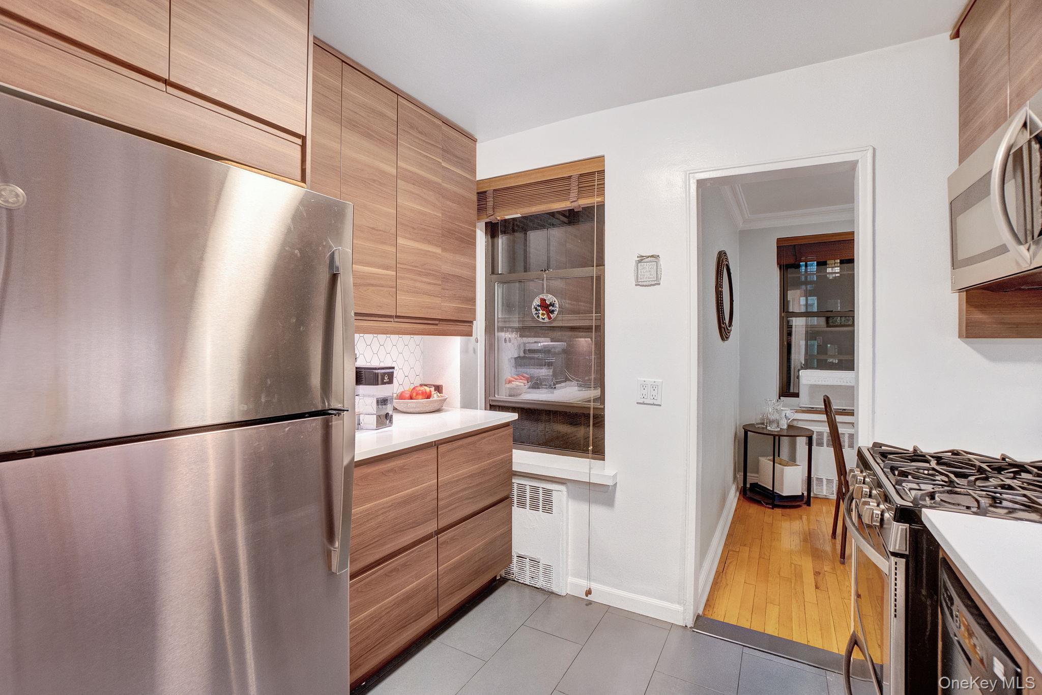 105-30 66th Avenue # 3E, Forest Hills, NY 11375