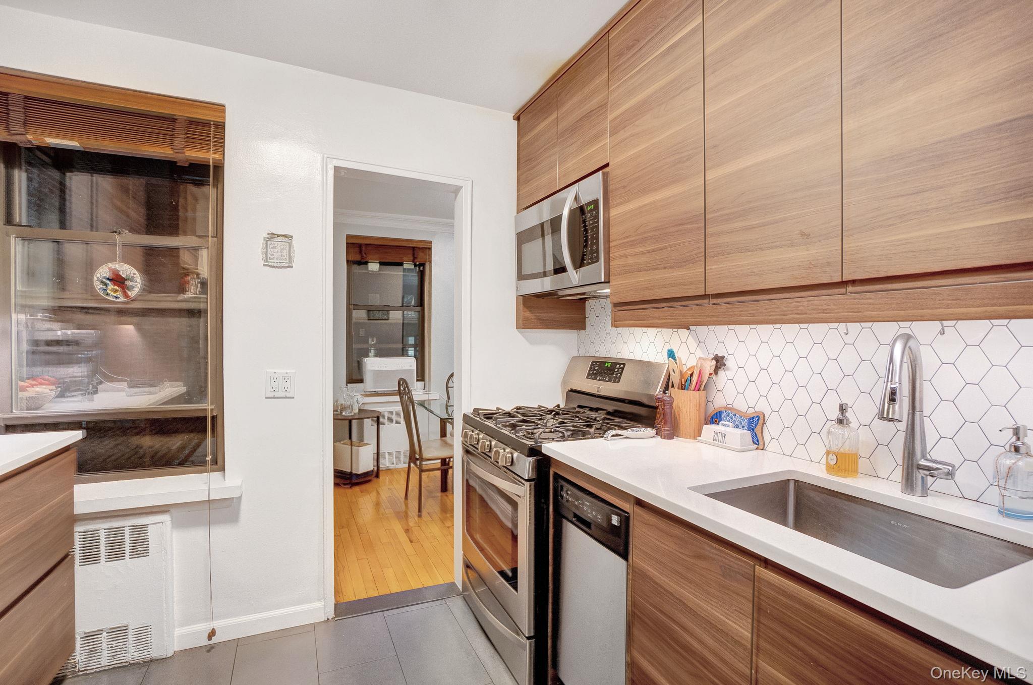 105-30 66th Avenue # 3E, Forest Hills, NY 11375