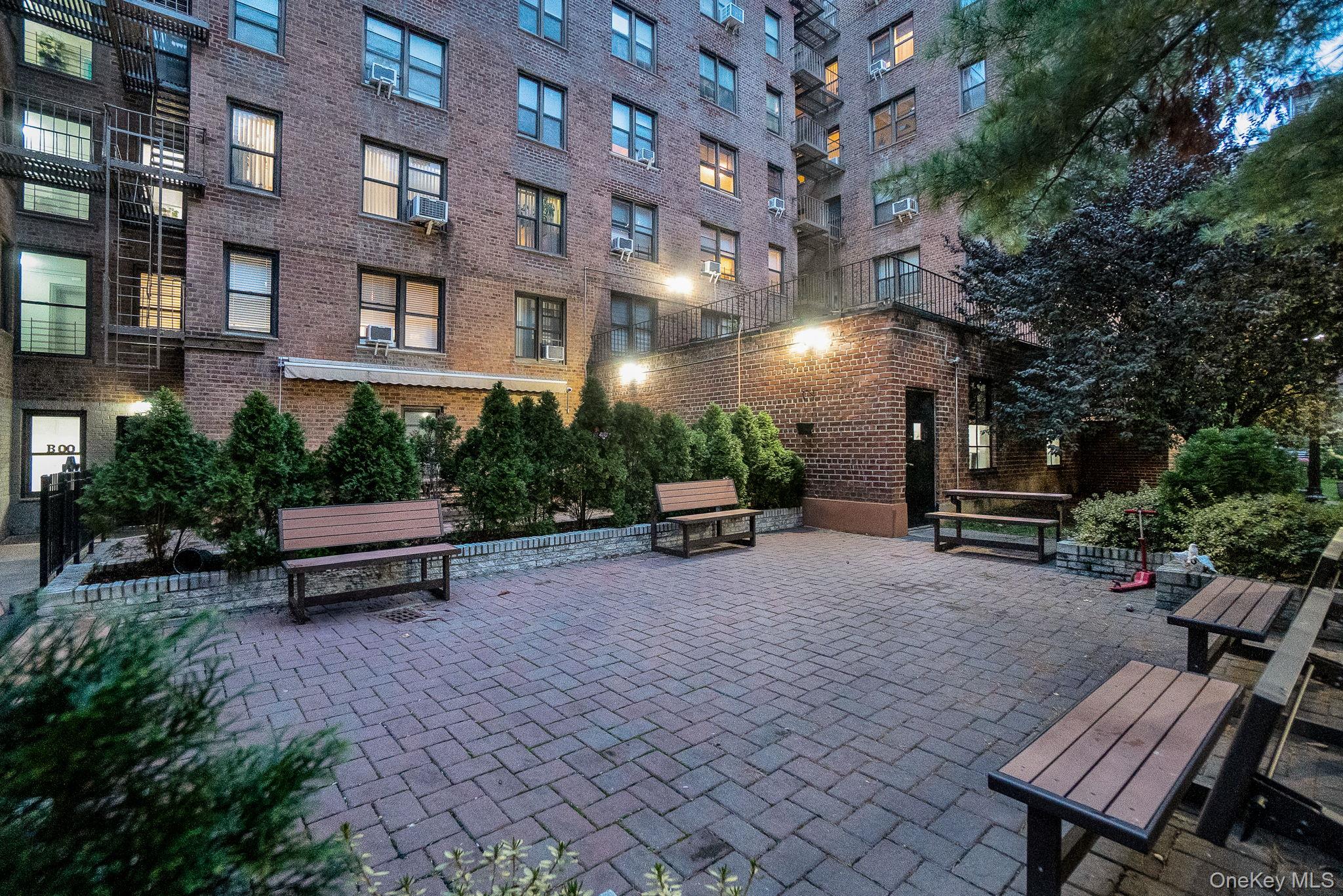 105-30 66th Avenue # 3E, Forest Hills, NY 11375
